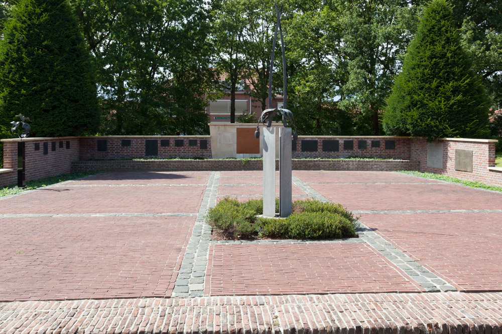 Monument Gesneuvelde Militairen Amersfoort #1