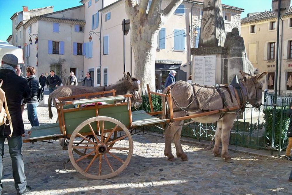 Oorlogsmonument Pernes-les-Fontaines