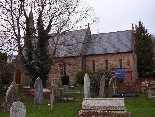 Commonwealth War Grave St. Julius and St. Aaron Churchyard #1