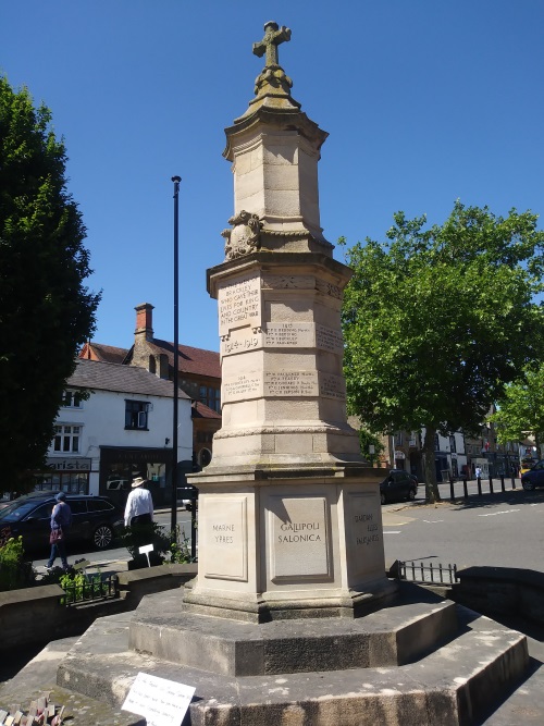 Oorlogsmonument Brackley #2