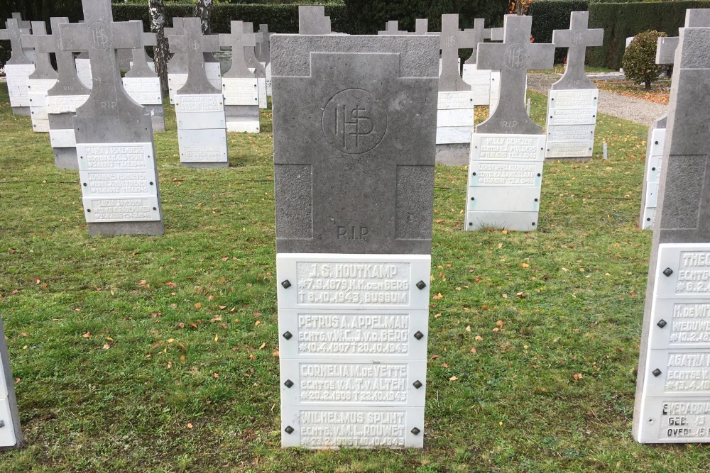 Dutch War Graves Old Roman Catholic Cemetery Bussum #3