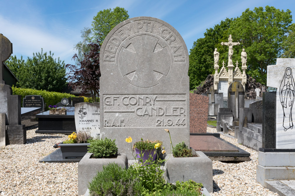 Commonwealth War Grave Roman Catholic Cemetery Batenburg #2