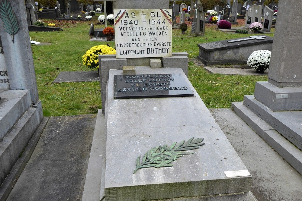 Belgian War Graves Waregem 