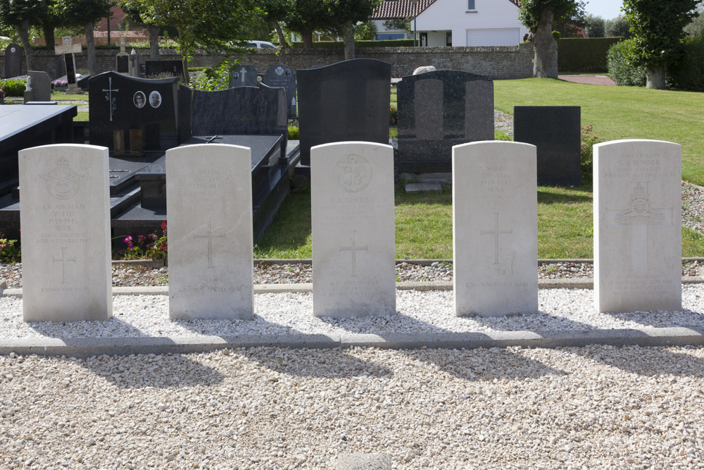 Commonwealth War Graves Nieuwmunster #5