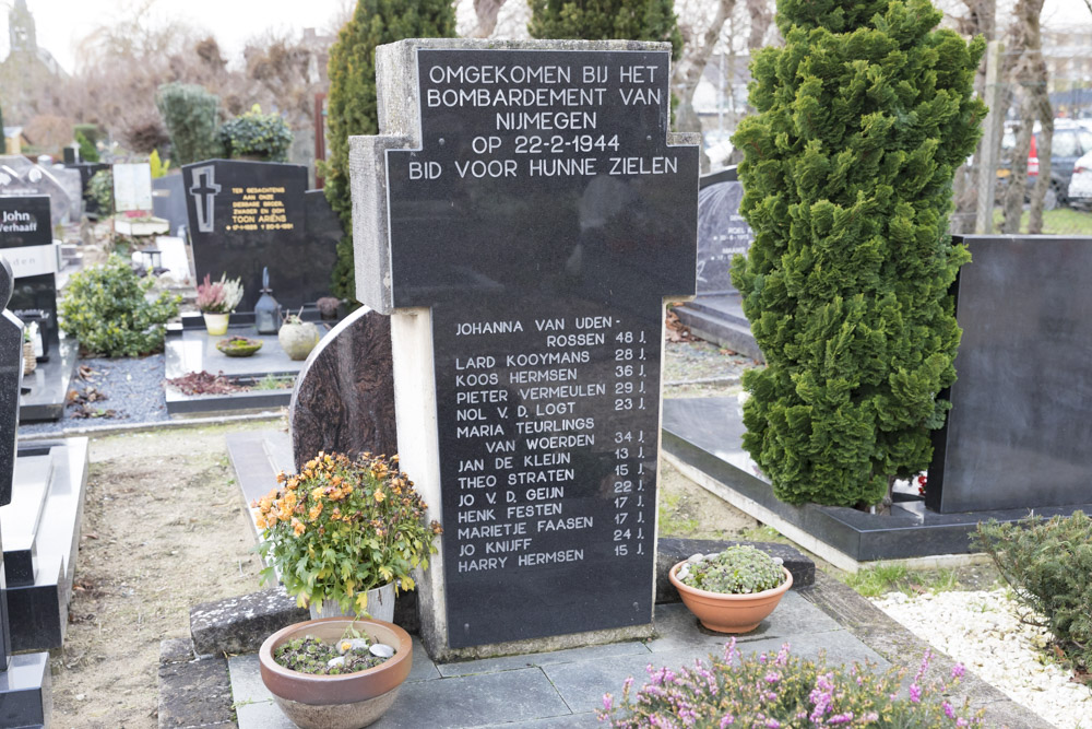 Collective Grave Victims Bombing of Nijmegen Catholic Cemetery Wijchen #1