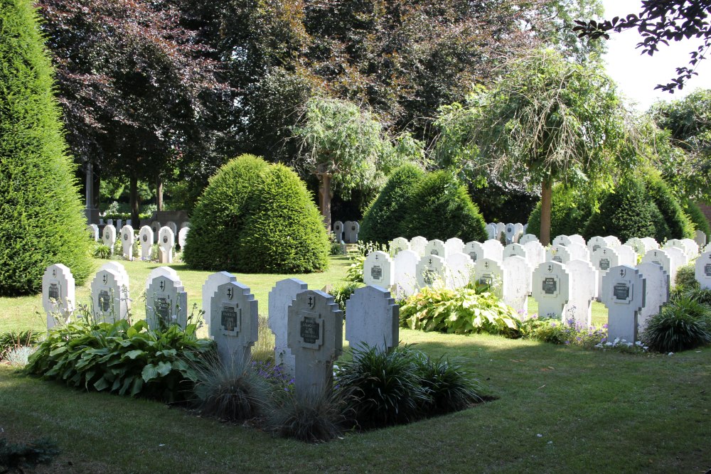 Belgische Oorlogsgraven Roeselare #1