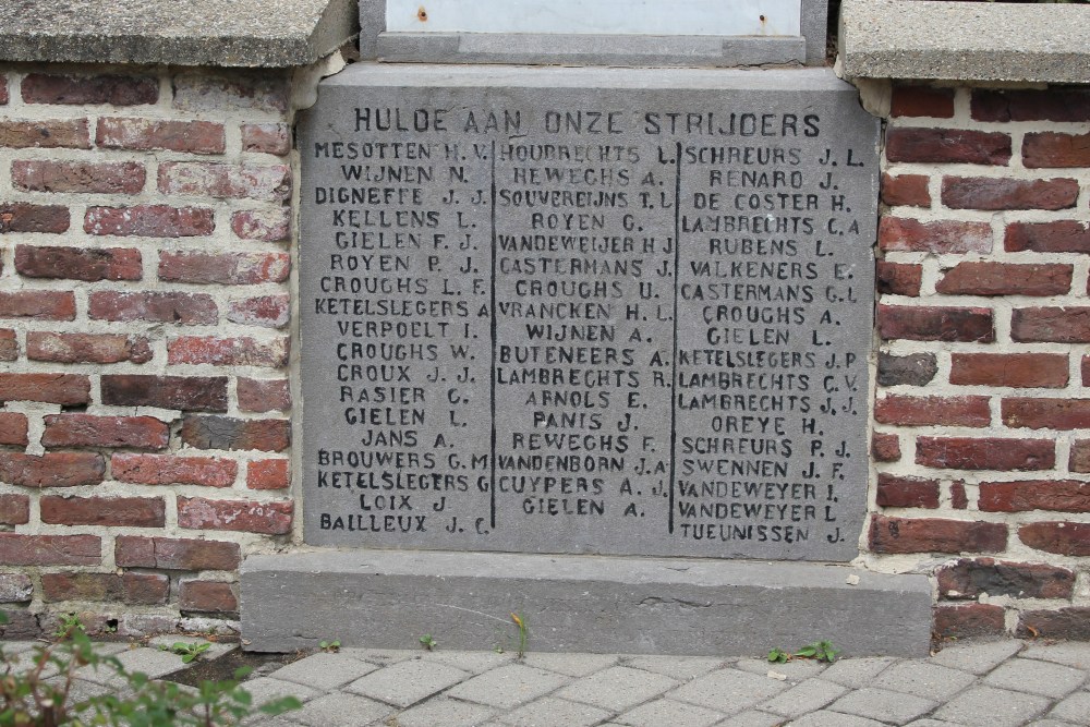 Oorlogsmonument Vliermaal #3