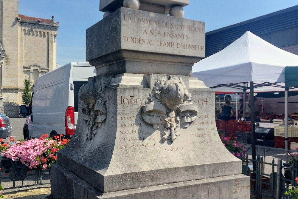 Oorlogsmonument Saint-Héand #2