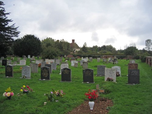 Commonwealth War Graves St Paul and St Andrew Churchyard