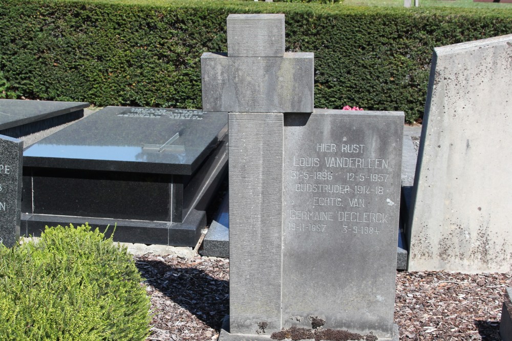 Belgische Graven Oudstrijders Jabbeke Begraafplaats #2