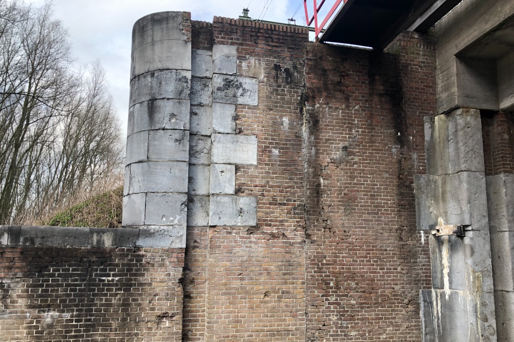 Bullet Holes Railway Bridge Den Bosch #4