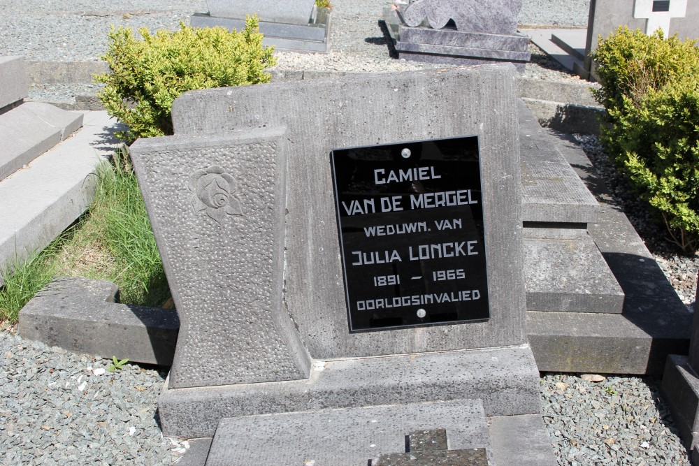 Belgian Graves Veterans Zottegem Old Cemetery #2