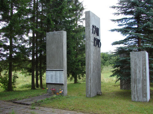 Mass Grave Soviet Soldiers Brigi #2