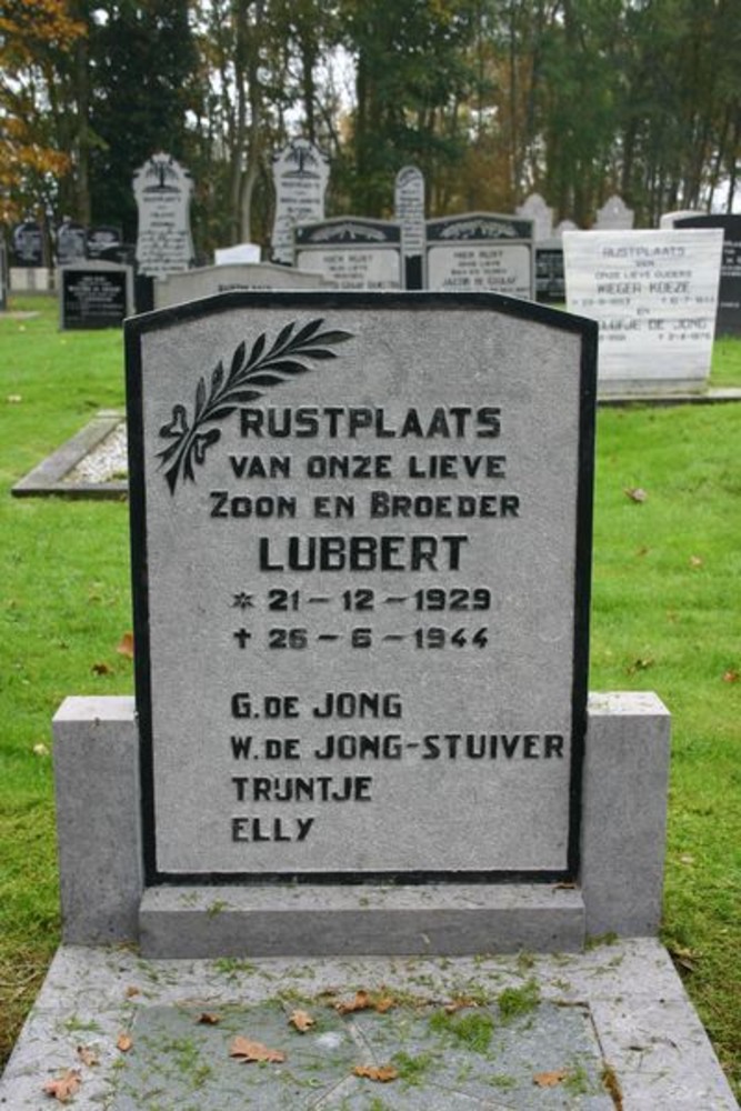 Dutch War Graves General Cemetery Sintjohannesga #2