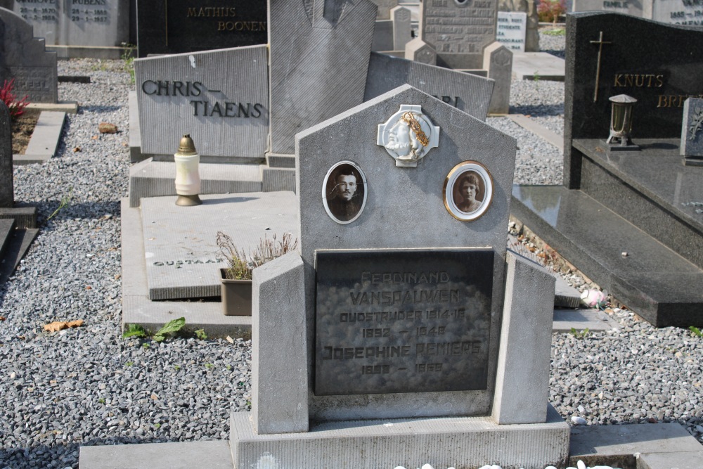 Belgian Graves Veterans Herk-de-Stad #4