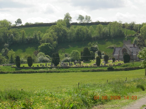 Oorlogsgraf van het Gemenebest St. Molaise Church of Ireland Churchyard