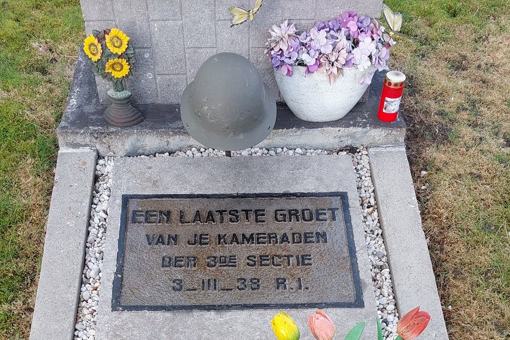 Dutch War Grave General Cemetery Stellendam #4