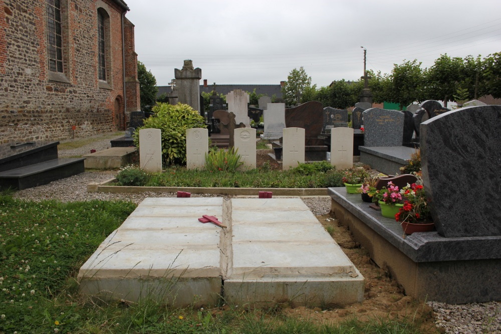 Commonwealth War Graves Oudezeele #1