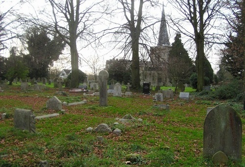 Commonwealth War Graves St Nicholas Churchyard