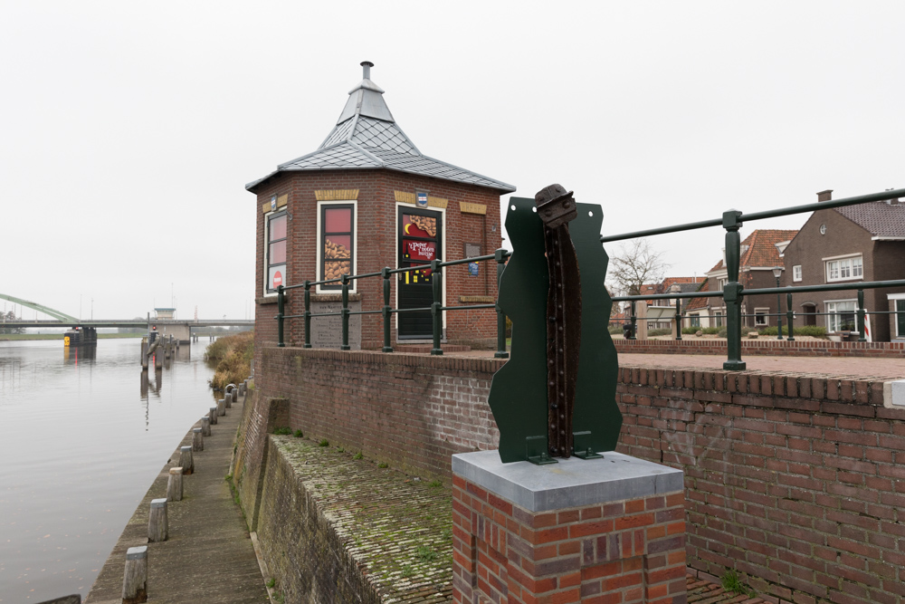 Memorial Former Van Nahuys Bridge