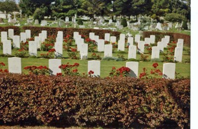 Commonwealth War Graves Littlehampton Cemetery
