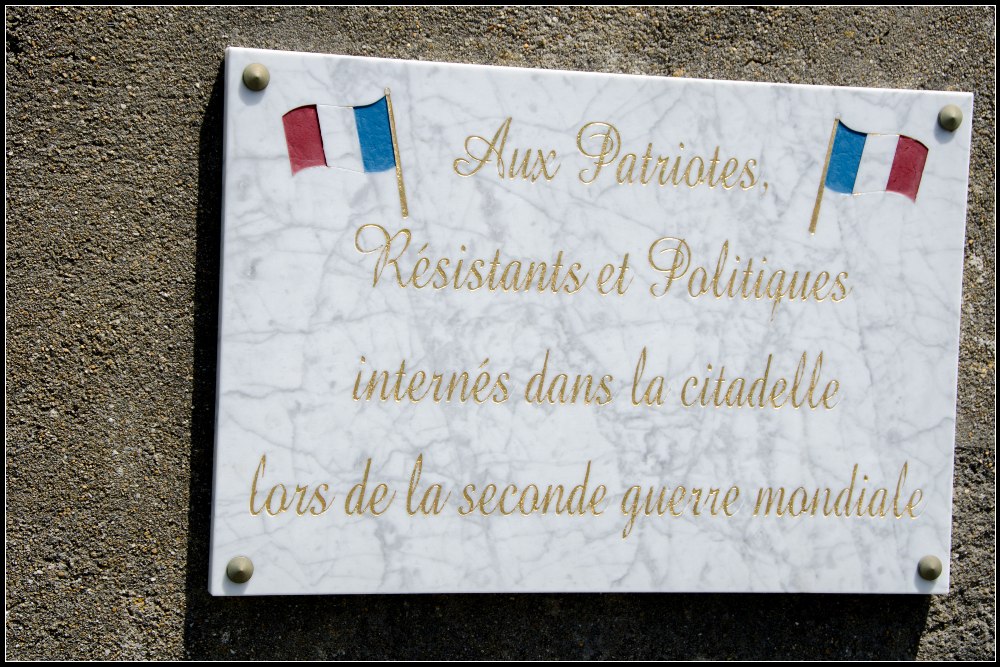 Remembrance plate Saint-Martin-de-R #1