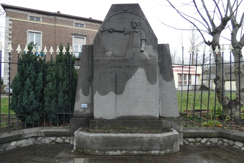 Monument Yvonne Vieslet Marchienne-au-Pont #1