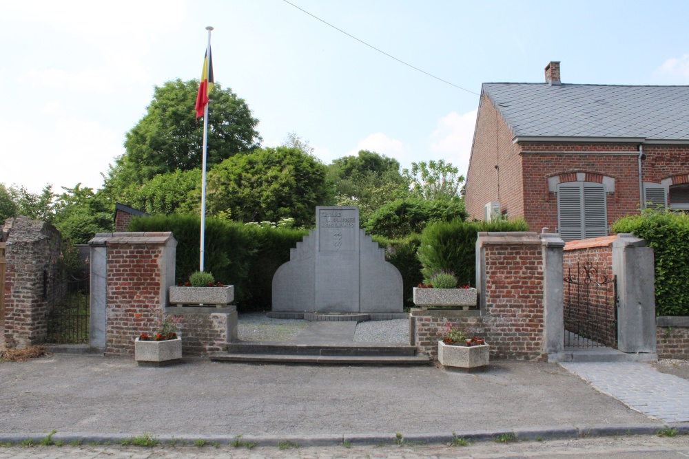 Oorlogsmonument Tourinne	 #1