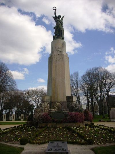 Oorlogsmonument Vannes #1