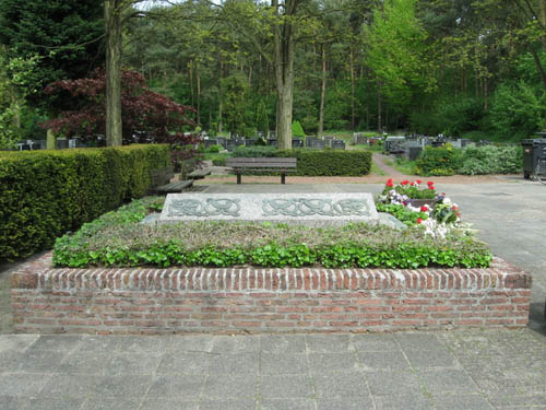Mass Grave Dutch Soldiers Ossendrecht #2