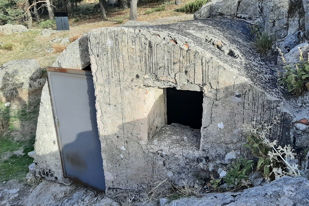 Bunker Spanish Civil War Alto del Len #2