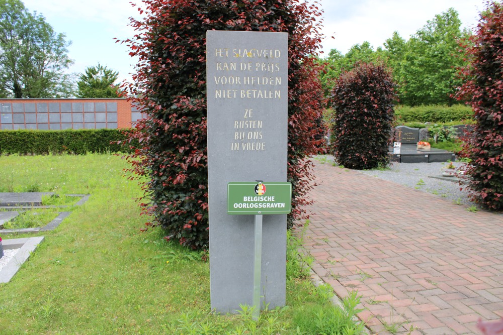 Oorlogsmonument Begraafplaats Nederokkerzeel