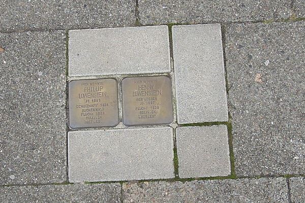 Stolpersteine Deichstrae 98 #1