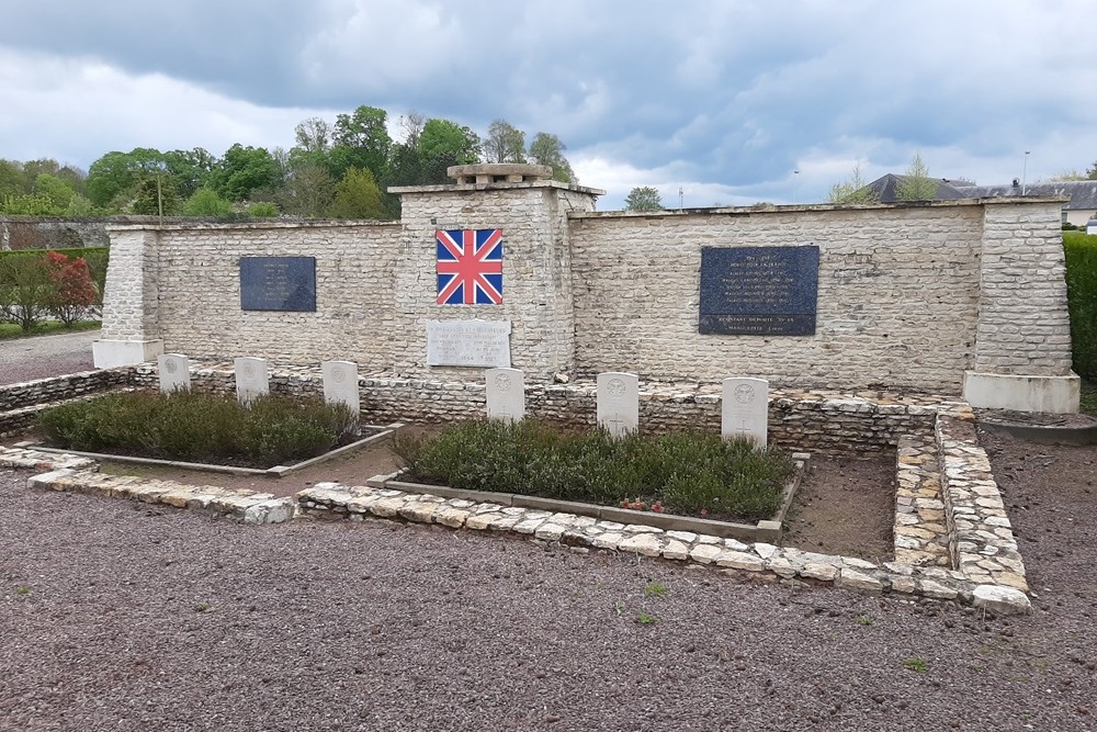 Monument 15th Scottish, 43rd Wessex & 53rd Welsh Infantry Divisions