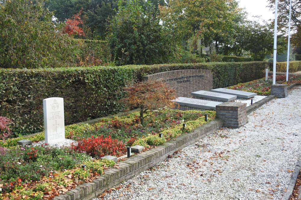 Commonwealth War Graves Municipal Cemetery Rusthof #2