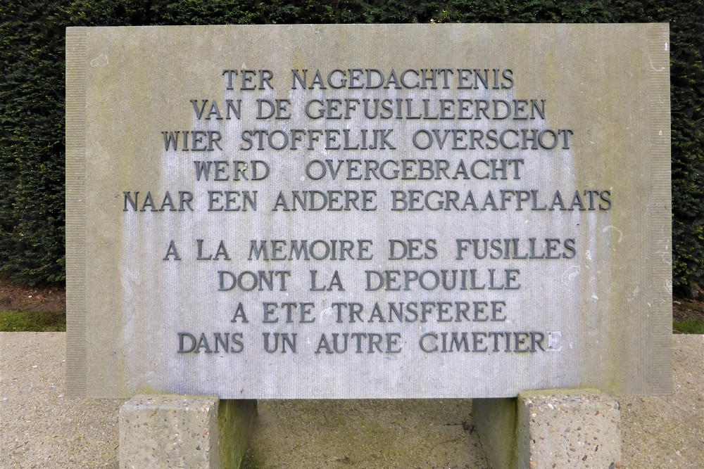 Monument Gefusilleerden Belgische Oorlogsbegraafplaats Leopoldsburg #2
