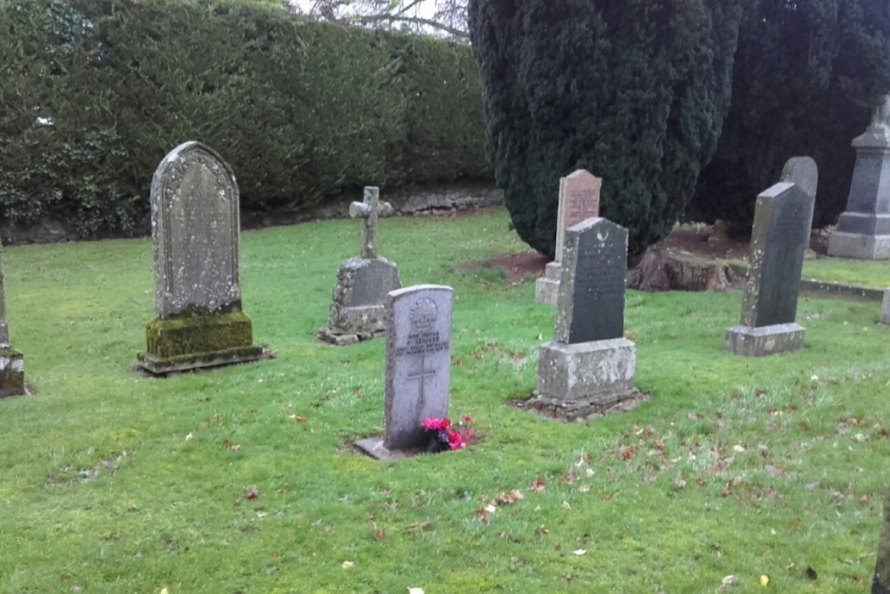 Commonwealth War Grave Trinity Gask Parish Churchyard #1