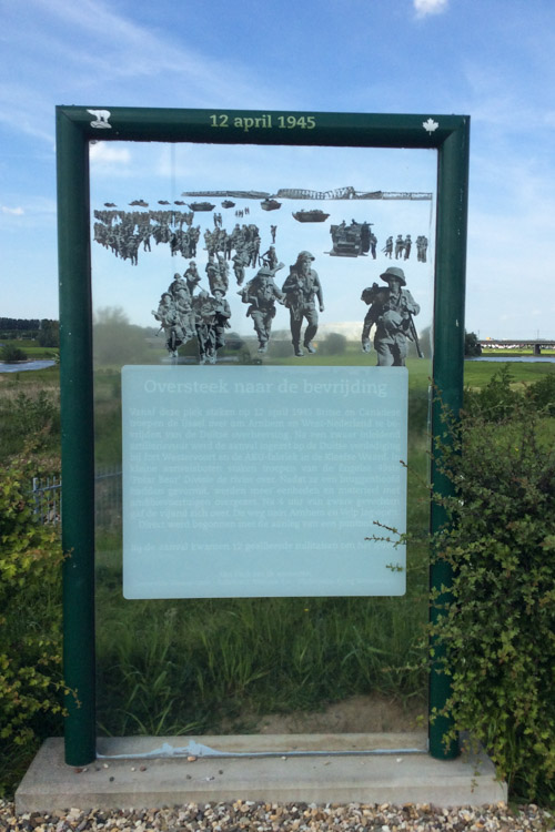 Monument Oversteek naar de bevrijding #2