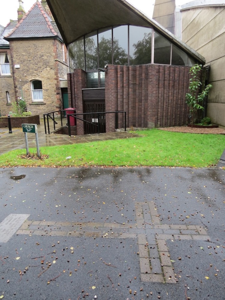 Commonwealth War Grave St. Agnes Roman Catholic Churchyard #1