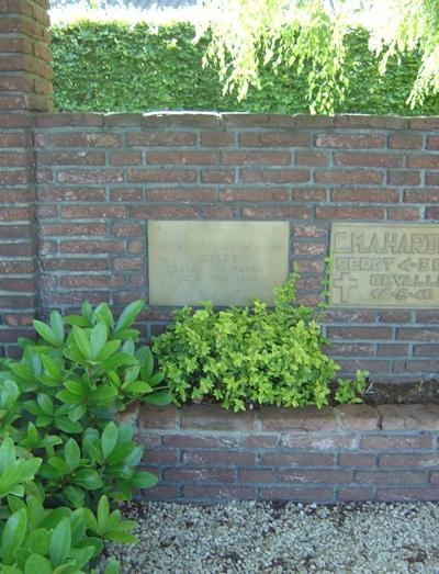 Commonwealth War Grave s-Gravendeel #2