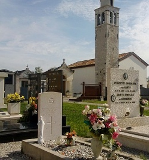 Commonwealth War Grave Fontanafredda Communal Cemetery #1