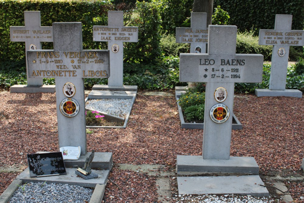 Belgische Graven Oudstrijders Molenbeersel Begraafplaats #1