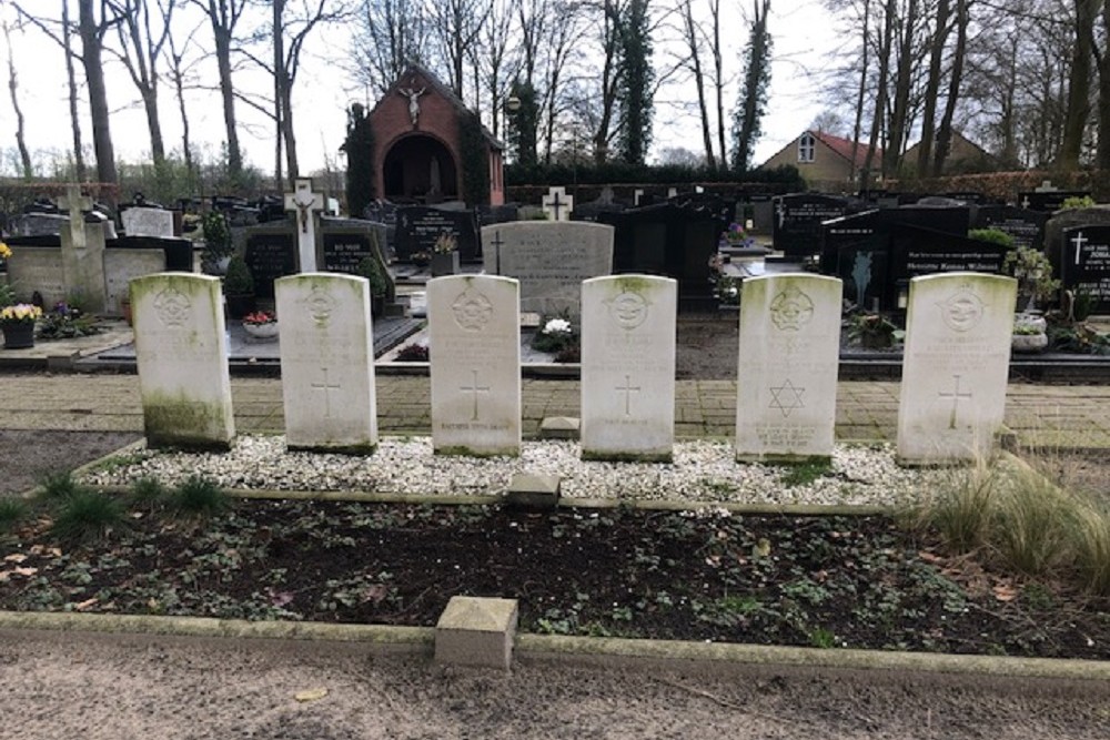 Commonwealth War Graves Roman Catholic Churchyard Bornerbroek #2