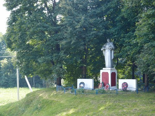 Mass Grave Soviet Soldiers Choŭchlava #1