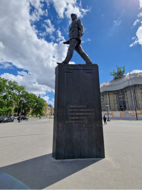 Statue Charles de Gaulle Paris #2