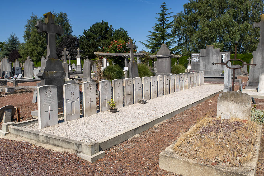 Oorlogsgraven van het Gemenebest Fretin #1