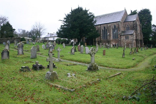 Oorlogsgraf van het Gemenebest St Peter Churchyard