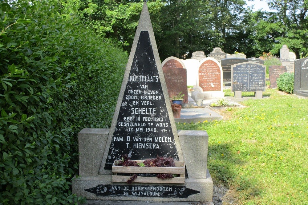 Dutch War Grave Wijnaldum #2