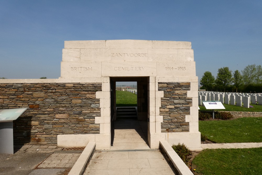 Commonwealth War Cemetery Zandvoorde #5