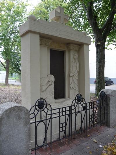 Oorlogsmonument St Barbara Kirche #2